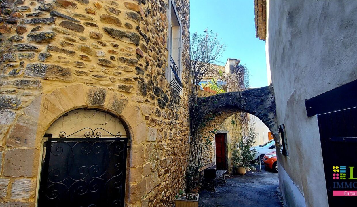 Maison de village en pierre de la Cèze de 250m2